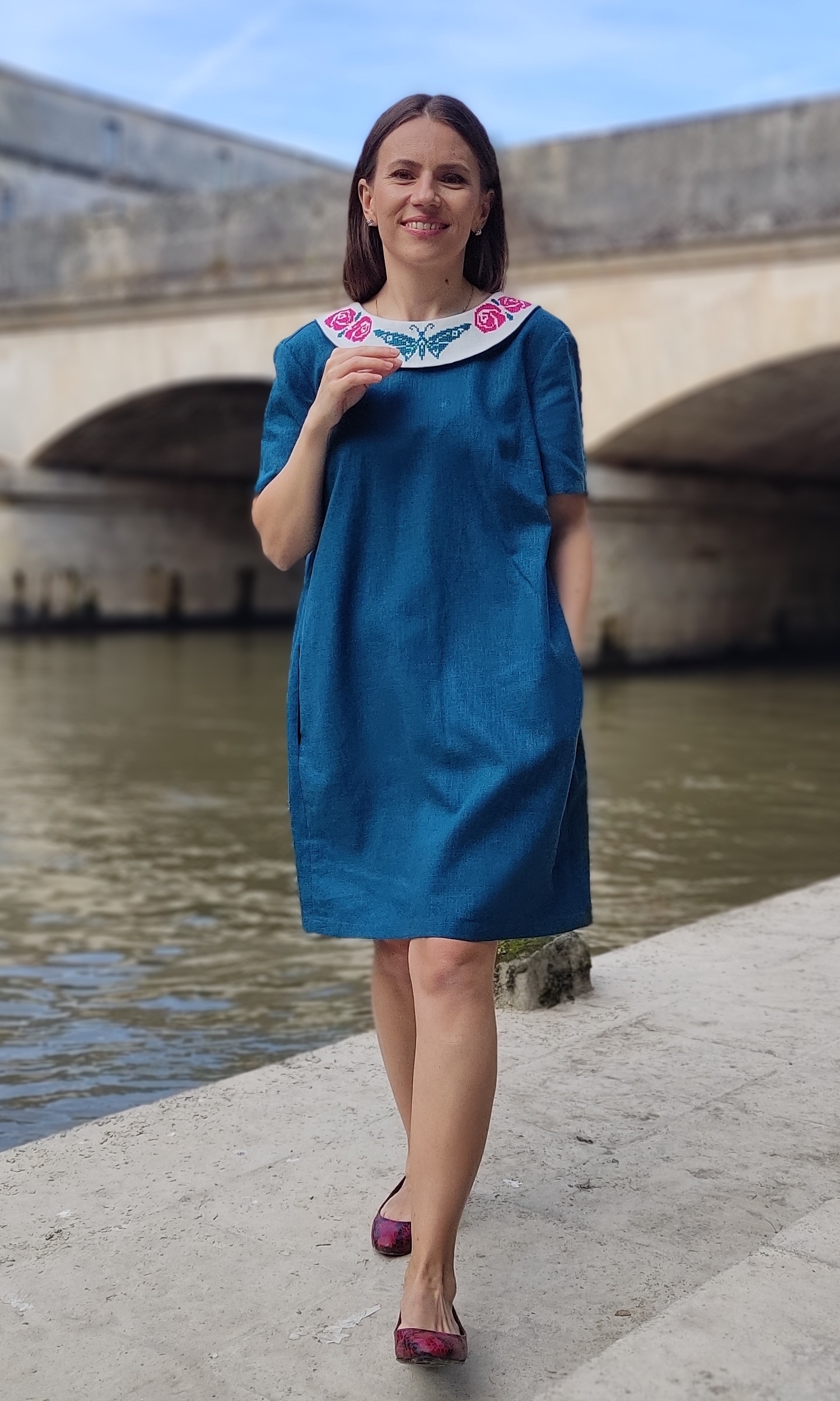 robe lin col brodé papillon